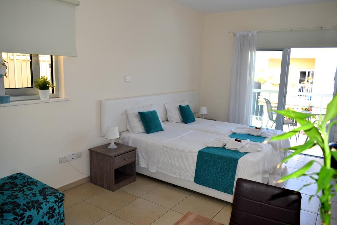 Cross Road Apartment Ayia Napa Ngoại thất bức ảnh