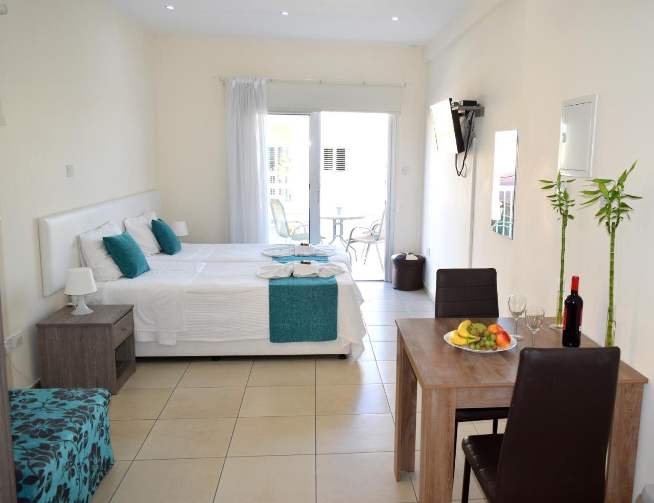 Cross Road Apartment Ayia Napa Ngoại thất bức ảnh